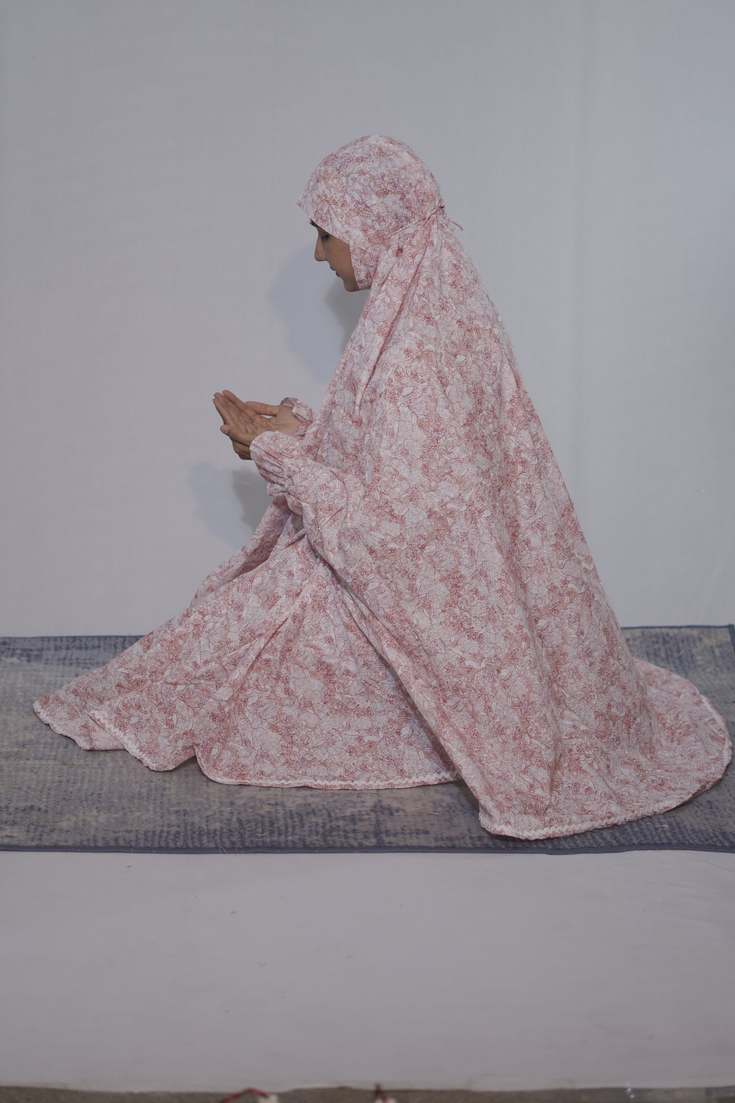 Soft Pink Floral Knee Length Cotton Namaz Makhna